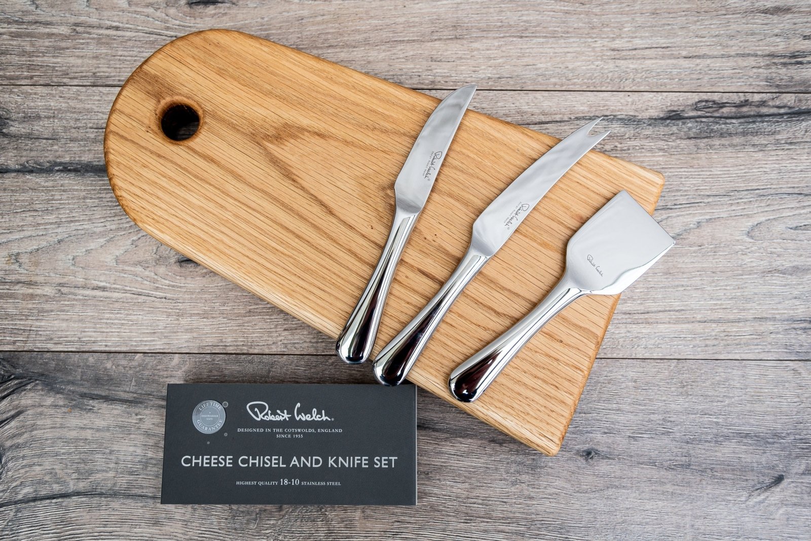 Robert Welch Cheese Chisel and Knife Set with Oak Cheese board - The Cotswold Knife Company